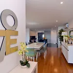 Sec Xxi 12 - 3 Bed Flat Apartment *