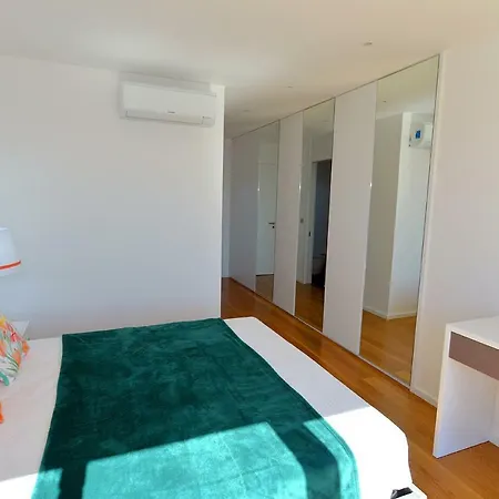 Sec Xxi 12 - 3 Bed Flat Apartment