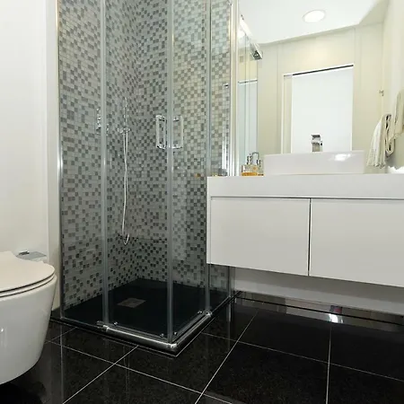 Sec Xxi 12 - 3 Bed Flat Apartment *