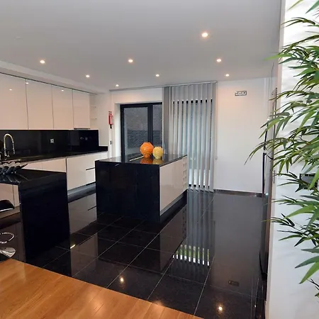 Sec Xxi 12 - 3 Bed Flat Funchal (Madeira)