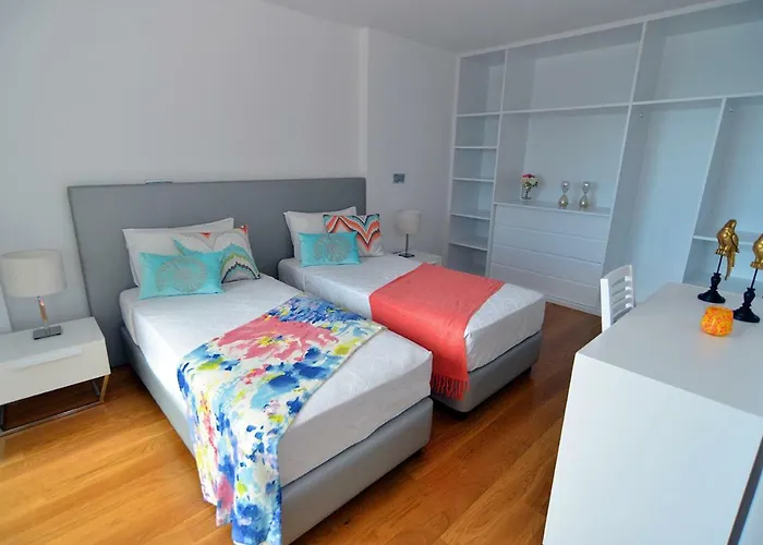 Sec Xxi 12 - 3 Bed Flat 푼샬